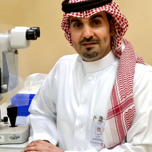 الدكتور مطلق الشيباني افضل طبيب عيون بالرياض